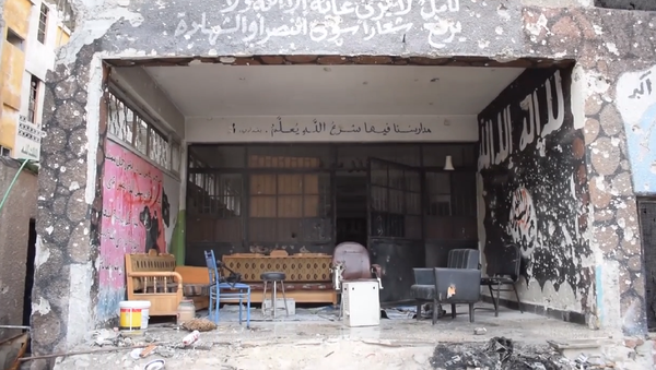 Descubren una 'fábrica de jóvenes terroristas' en una escuela de Siria - Sputnik Mundo