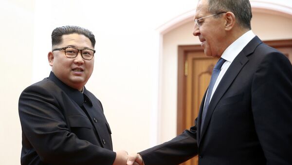 El líder de Corea del Norte, Kim Jong-un se reunió en Pyongyang con el ministro de Exteriores de Rusia, Serguéi Lavrov - Sputnik Mundo