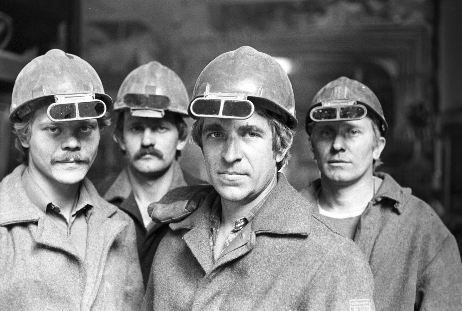 Obreros de una fábrica de producción de acero en Ucrania - Sputnik Mundo, 1920, 13.07.2021