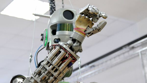 El robot ruso Fedor - Sputnik Mundo