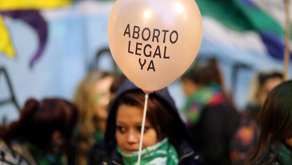 Manifestación a favor del aborto en Argentina - Sputnik Mundo