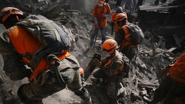 Las consequencias de la erupción del volcán de Fuego en Guatemala - Sputnik Mundo