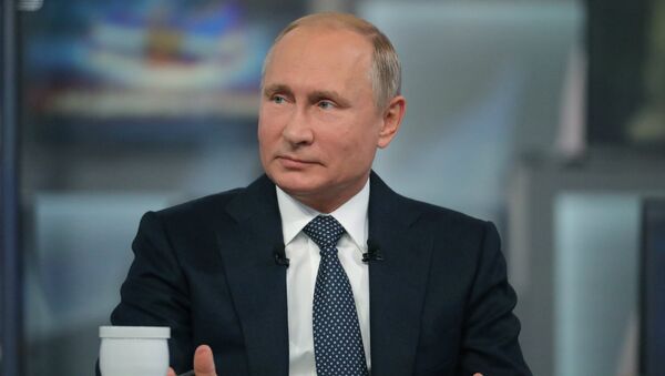 La 16 'Línea directa' con Vladímir Putin - Sputnik Mundo