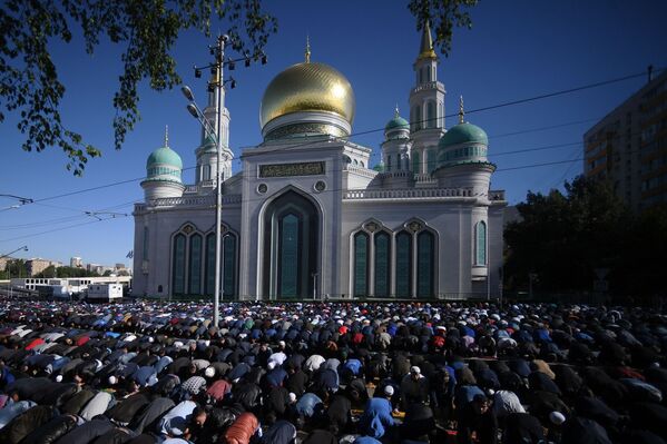 La celebración de la fiesta musulmana del Eid al-Fitr en Rusia - Sputnik Mundo