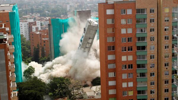 Demolición del edificio en Medellín - Sputnik Mundo