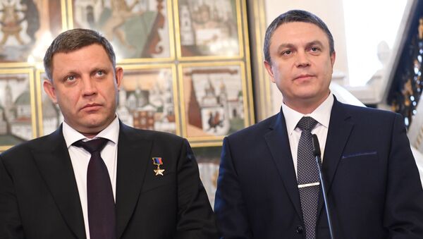 Líder de la autoproclamada República Popular de Donetsk, Alexandr Zajárchenko, y jefe en funciones de la autoproclamada República Popular de Lugansk, Leonid Pásechnik - Sputnik Mundo