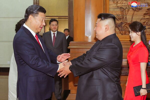 Amigo inseparable del dragón: Kim Jong-un vuelve a visitar China, por tercera vez - Sputnik Mundo