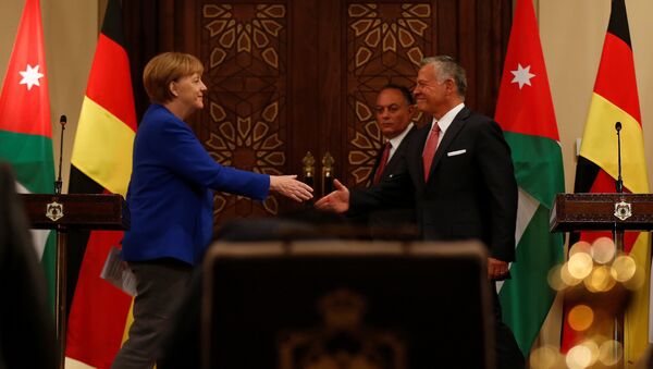 La canciller de Alemania, Angela Merkel, y el rey Abdalá II de Jordania - Sputnik Mundo