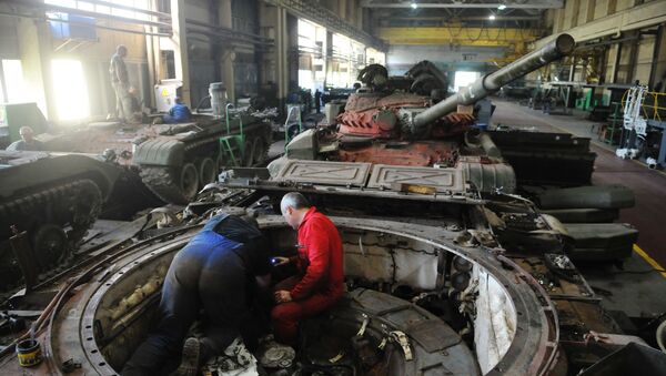 Reparación de tanques en Ucrania (Archivo) - Sputnik Mundo