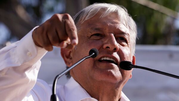Andrés Manuel López Obrador, líder del Movimiento de Regeneración Nacional de México. - Sputnik Mundo