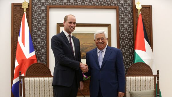 El príncipe Guillermo y el presidente palestino, Mahmud Abás - Sputnik Mundo