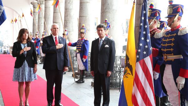 El vicepresidente de Estados Unidos, Mike Pence, visita la casa de Gobierno de Ecuador, en Quito - Sputnik Mundo