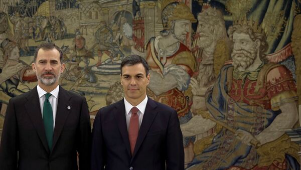 El Rey Felipe VI y Pedro Sánchez, presidente del Gobierno español - Sputnik Mundo