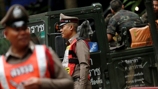 Policías y rescatistas de Tailandia - Sputnik Mundo