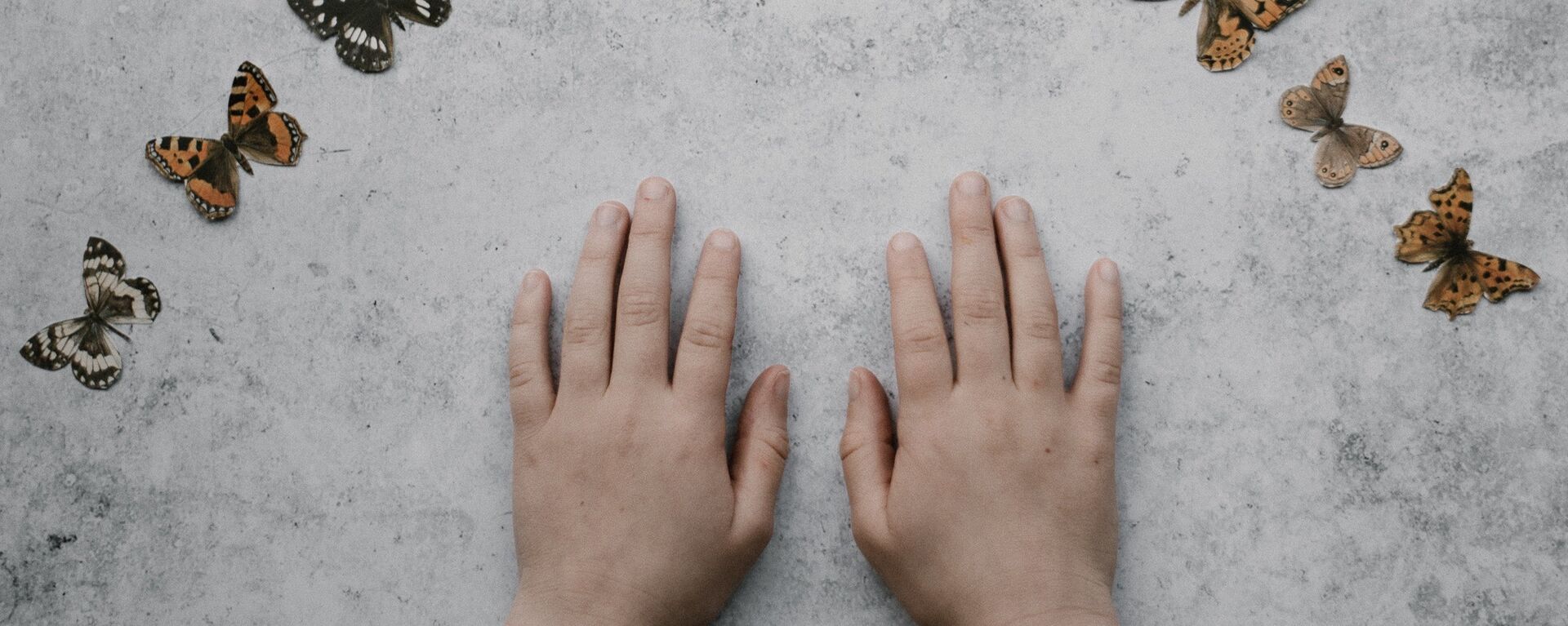 Las manos de un niño (imagen referencial) - Sputnik Mundo, 1920, 21.06.2021