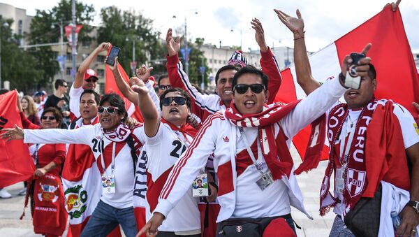 Hinchas de la selección peruana - Sputnik Mundo