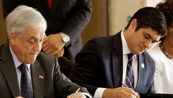 El presidente de Chile, Sebastián Piñera, junto a su par costarricence, Carlos Alvarado - Sputnik Mundo