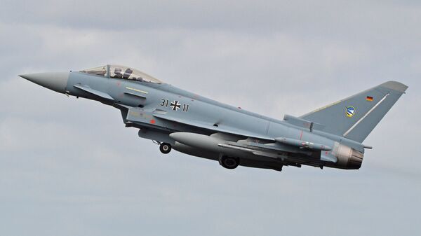 Un caza Eurofighter Typhoon (imagen referencial) - Sputnik Mundo