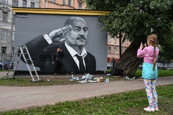 Recuerdos del Mundial en muros y fachadas de ciudades rusas - Sputnik Mundo