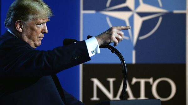 Donald Trump, presidente de EEUU durante la cumbre de la OTAN - Sputnik Mundo