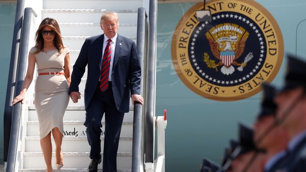 El presidente de los EEUU, Donald Trump y su esposa, Melania Trump - Sputnik Mundo