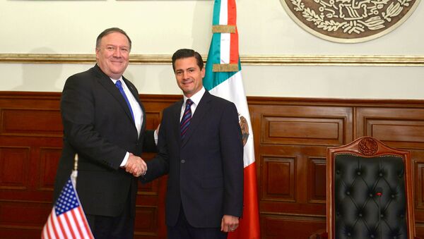 El secretario de Estado de EEUU, Mike Pompeo y el presidente de México, Enrique Peña Nieto - Sputnik Mundo