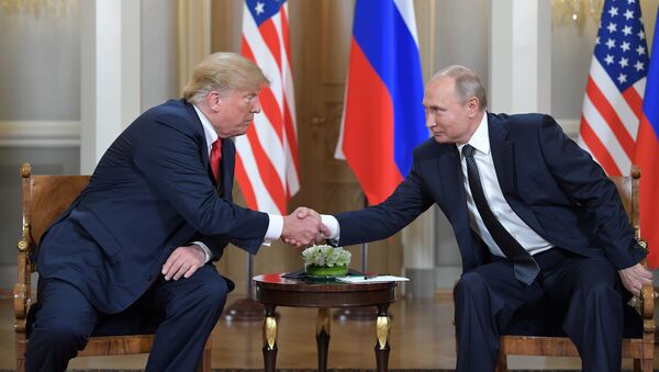El presidente de Estados Unidos, Donald Trump y el presidente de Rusia, Vladímir Putin (Archivo) - Sputnik Mundo