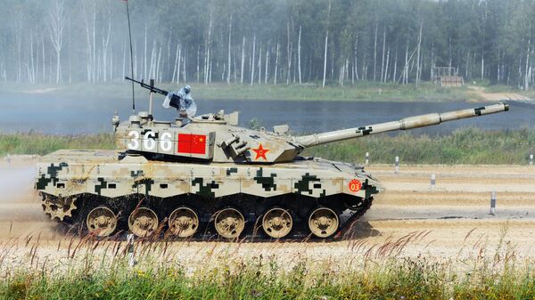 Un tanque chino en el Biatlón de Tanques (archivo) - Sputnik Mundo