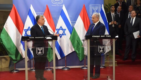 Primer ministro de Hungría, Viktor Orbán y primer ministro de Israel, Benjamín Netanyahu - Sputnik Mundo