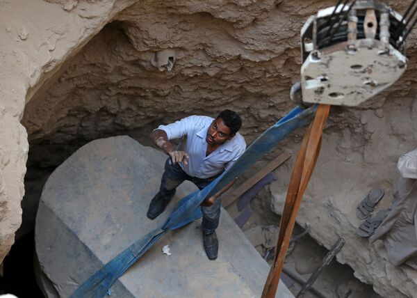 Este es el misterio que escondía el sarcófago negro desenterrado en Egipto - Sputnik Mundo