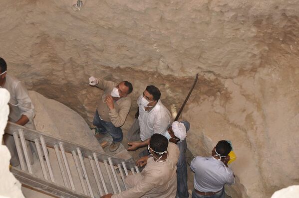 Este es el misterio que escondía el sarcófago negro desenterrado en Egipto - Sputnik Mundo