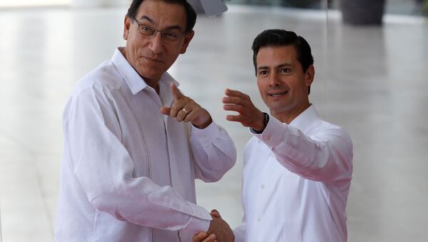 El presidente de Perú, Martín Vizcarra, y el presidente de México, Enrique Peña Nieto - Sputnik Mundo