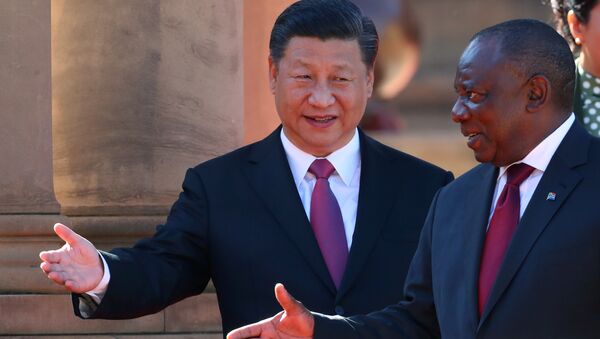 El presidente chino, Xi Jinping, con a su homólogo sudafricano, Cyril Ramaphosa - Sputnik Mundo
