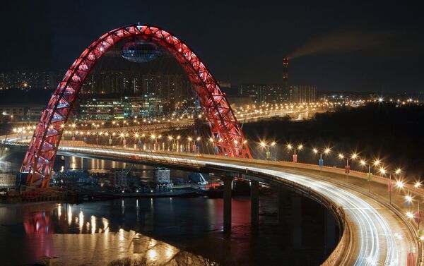 El puente Zhivopisni en Moscú - Sputnik Mundo