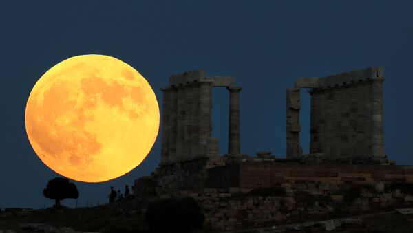 Eclipse lunar visto desde Grecia - Sputnik Mundo