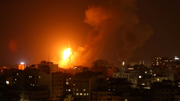 Ataque de Israel sobre la Franja de Gaza - Sputnik Mundo