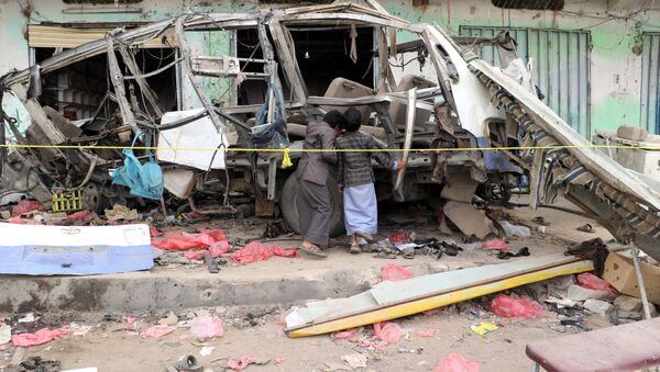 Lugar del ataque perpetrado contra un autobús escolar en Yemen - Sputnik Mundo