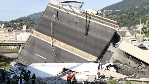 El colapso de un puente en Génova - Sputnik Mundo