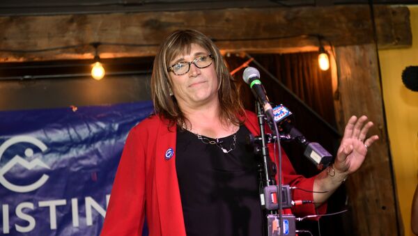 Christine Hallquist, candidata para gobernadora del estado de Vermont por el Partido Demócrata - Sputnik Mundo