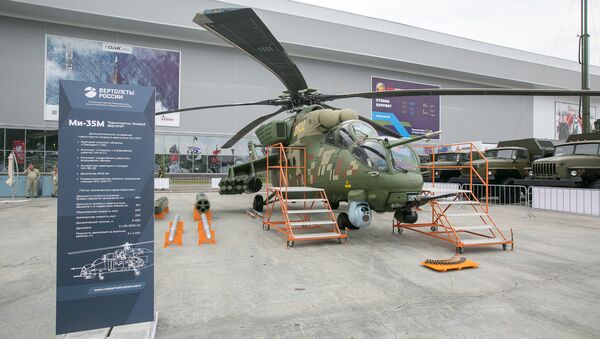 Uno de los helicópteros rusos expuestos en Army 2018 - Sputnik Mundo