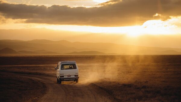Volkswagen en el desierto - Sputnik Mundo