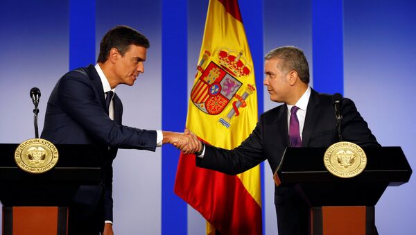 Pedro Sánchez, jefe del Gobierno de España, y Iván Duque, presidente de Colombia - Sputnik Mundo