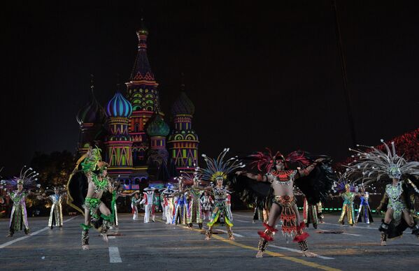 Así culminó el Festival Internacional de Música Militar Torre Spásskaya - Sputnik Mundo