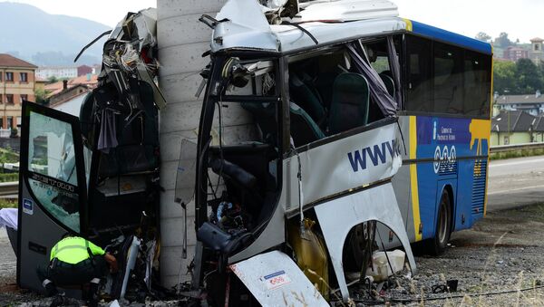 Un accidente de autobús en España - Sputnik Mundo