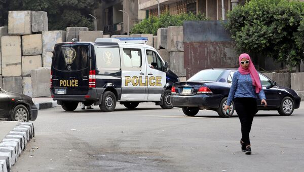 Policía de Egipto cerca de la Embajada de EEUU en El Cairo - Sputnik Mundo