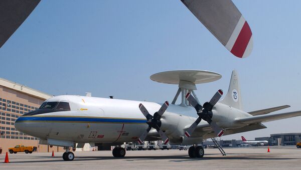 Un avión de P-3 CBP de Adunas y Protección Fronteriza de EEUU - Sputnik Mundo