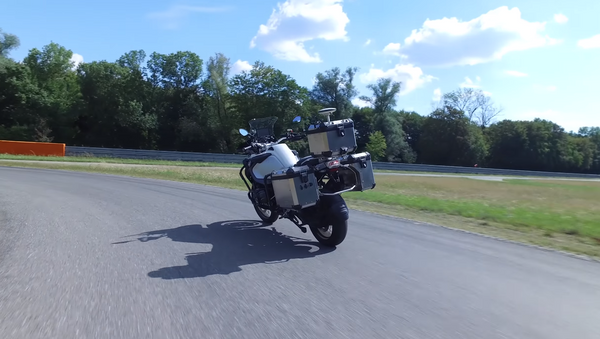 BMW diseña una motocicleta no tripulada - Sputnik Mundo