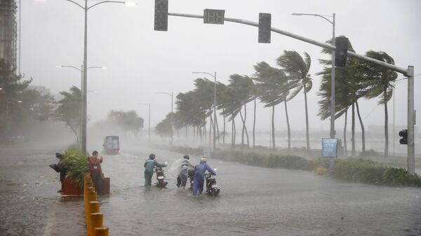 La llegada del tifón Mangkhut en Filipinas - Sputnik Mundo