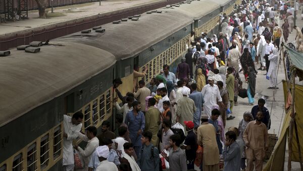 Un tren en Pakistán (archivo) - Sputnik Mundo
