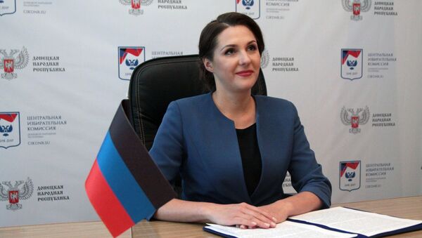 La nueva jefa de la Comisión Electoral Central de la autoproclamada República Popular de Donetsk, Olga Pozdniakova - Sputnik Mundo